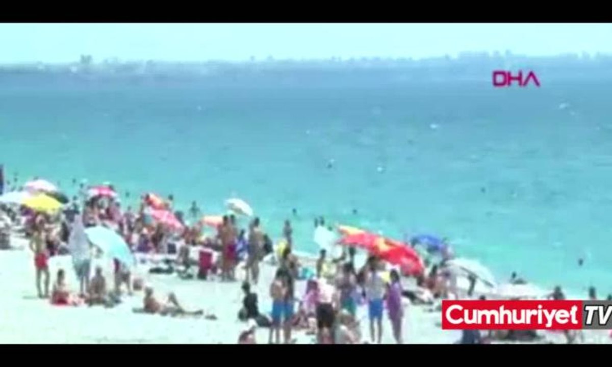 Antalya'da sahiller dolu