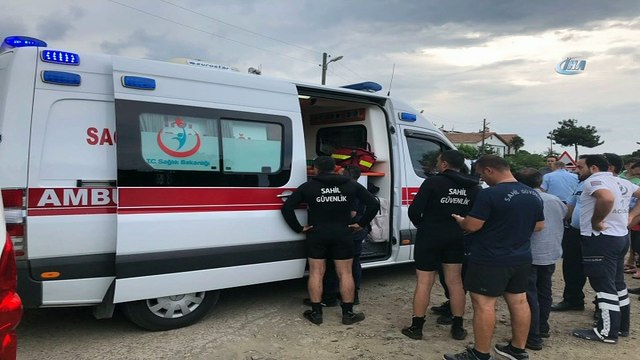 Samsun'da denizde can pazarı...Denize giren 3 arkadaş boğulma tehlikesi geçirdi