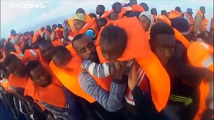 O Lifeline, mais uma embarcação sem rumo no Mediterrâneo