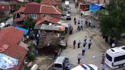 Kavgayı ayırmak isteyen polise saldırı - KOCAELİ
