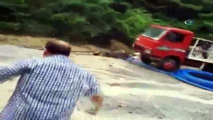 Beton Pompası Dereye Böyle Yuvarlandı