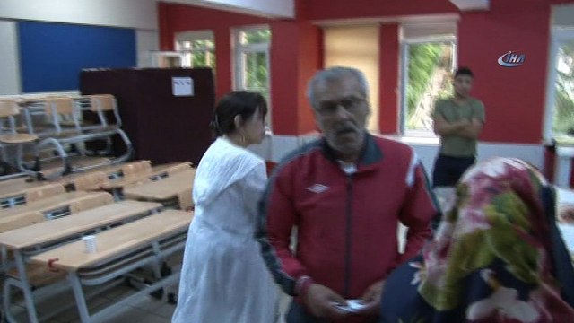 Ünlü sanatçı Sezen Aksu oyunu kullandı...Minik Serçe'nin sinirli halleri dikkat çekti