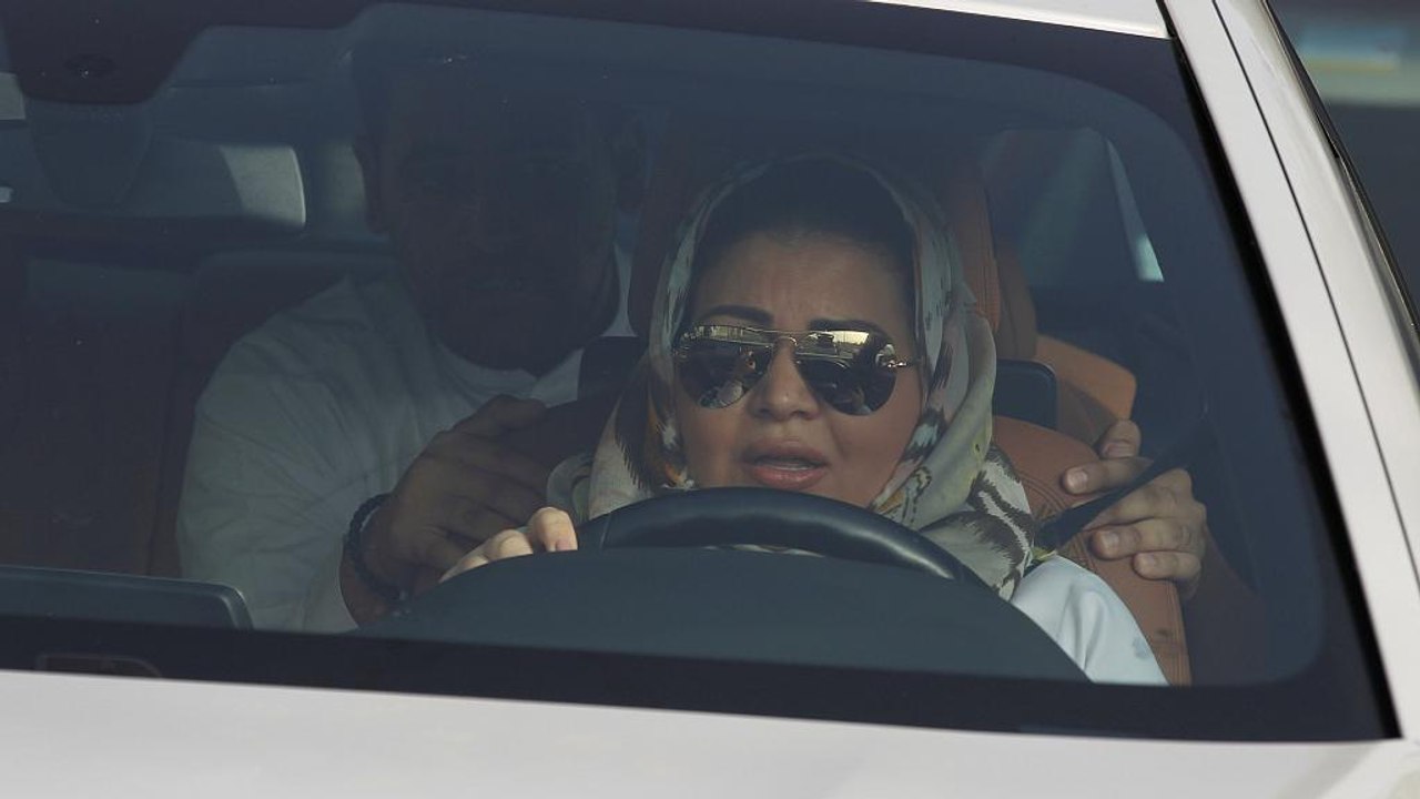 Saudi-Arabien: Ab jetzt dürfen auch Frauen Auto fahren