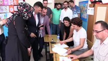 AK Parti Genel Başkan Yardımcısı Hamza Dağ oyunu kullandı - İZMİR