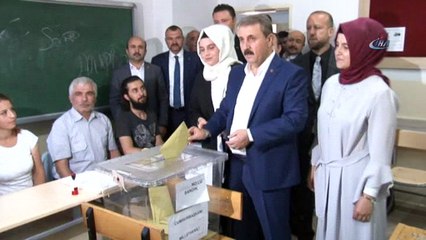 BBP Genel Başkanı Destici: ''Milletimiz tekrar kaoslara, krizlere, darbelere, kalkışmalara fırsat verecek ve Türkiyeyi geriye götürecek bir adımı atmayacaktır''