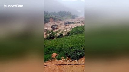 Flash floods hit Vietnam
