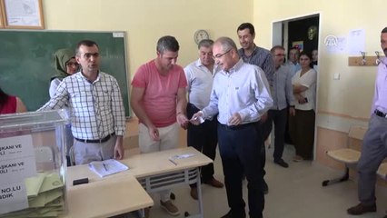 Türkiye Sandık Başında - Vali Yaman Oyunu Kullandı
