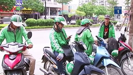Chua xót cử nhân gác bằng đại học đi làm thợ phun xăm, chạy xe ôm Grab - VTC News
