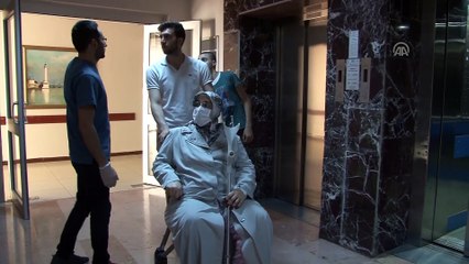 Hasta kadın sağlık ekipleri tarafından sandığa taşındı - ELAZIĞ
