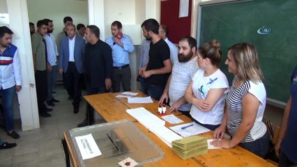 AK Parti Genel Başkan Yardımcısı Mehdi Eker oyunu kullandı