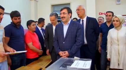 Bingöl Ak Partili Yılmaz, Oyunu Annesi ile Beraber Kullandı Hd