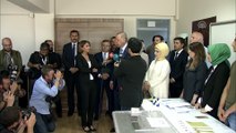 Cumhurbaşkanı Erdoğan, oyunu kullandı (2) - İSTANBUL