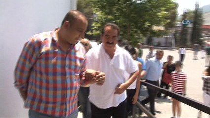 İbrahim Tatlıses: “AK Parti milletvekili adayı olarak burada olmak isterdim ama olsun ben gönüllerin vekiliyim”