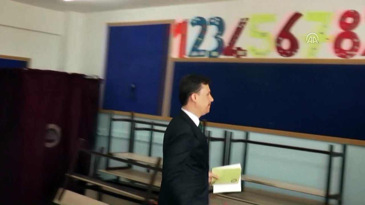 Türkiye sandık başında - AK Parti Genel Sekreteri Şahin ile eski TBMM Başkanları Çiçek ve Şahin - ANKARA