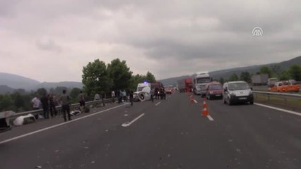 Anadolu Otoyolu'nda Trafik Kazası: 1 Ölü, 8 Yaralı - Düzce
