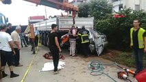 Düzce Otomobil Park Halindeki Tır'a Çarptı 2 Ölü, 2 Yaralı