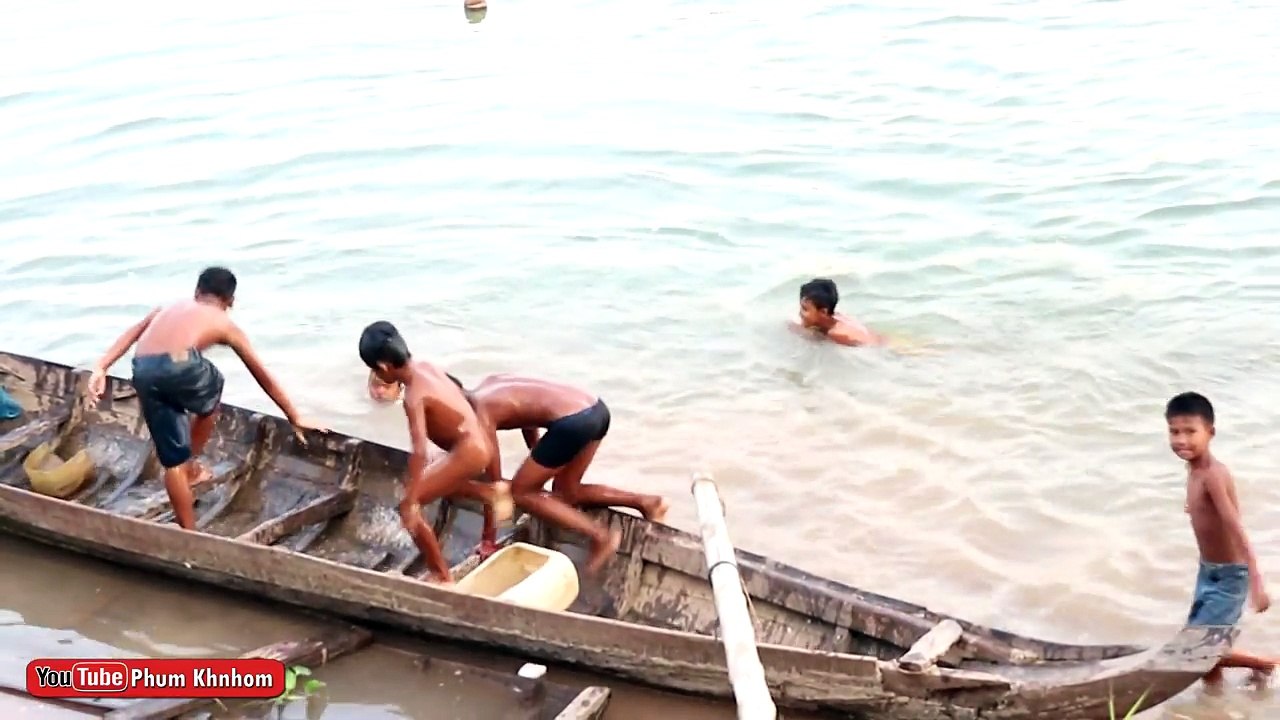 Khmer Brave Boys Swimming in Mekong River - video Dailymotion