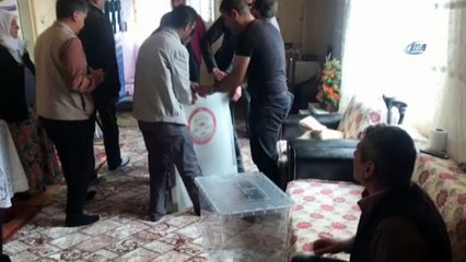 Hastalar 'seyyar sandık' uygulamasından memnun kaldı