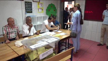 Antalya Alanya'daki Yabancı Geliler Sandığa Gitti Hd