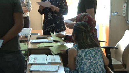 Diyarbakır'da Sandıklar Açıldı, Oy Sayımı Başladı