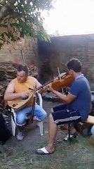 KAD MALIĆ ZASVIRA NA  OTVORENOM UZ VIOLINU