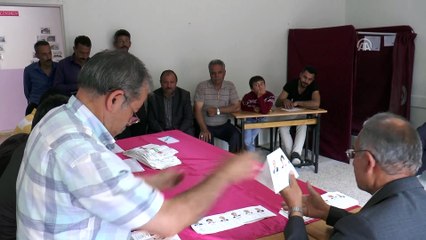 Bakan Yılmaz'ın oy kullandığı sandıktan 'Erdoğan' çıktı - SİVAS