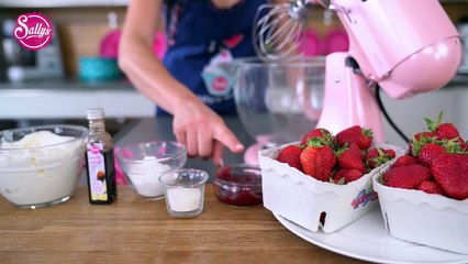 Erdbeer-Käsesahne-Bienenstich Torte