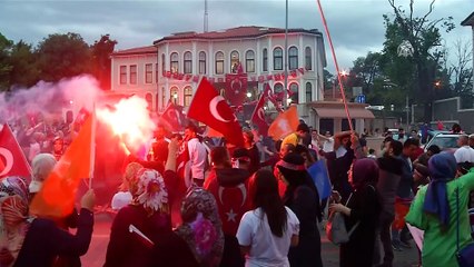 Vatandaşlar Kısıklı'da kutlamalar yapıyor - İSTANBUL