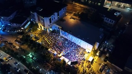 AK Parti İstanbul İl Başkanlığı önündeki kalabalık havadan görüntülendi