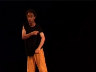 Lapin fait un cadeau à Ours