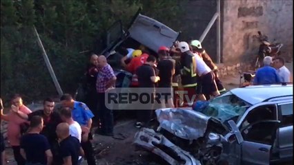 Tải video: Report TV - Pamjet nga aksident i rëndë në Shkodër, përplasen dy automjete, 7 të plagosur