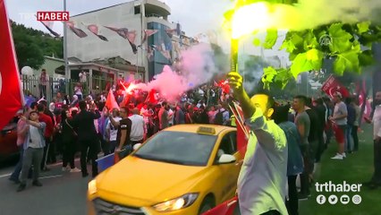 Seçim sonuçları yurt genelinde kutlanıyor