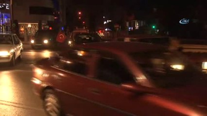 İzmir'de Seçim Zaferiyle AK Parti'ye Akın Ettiler