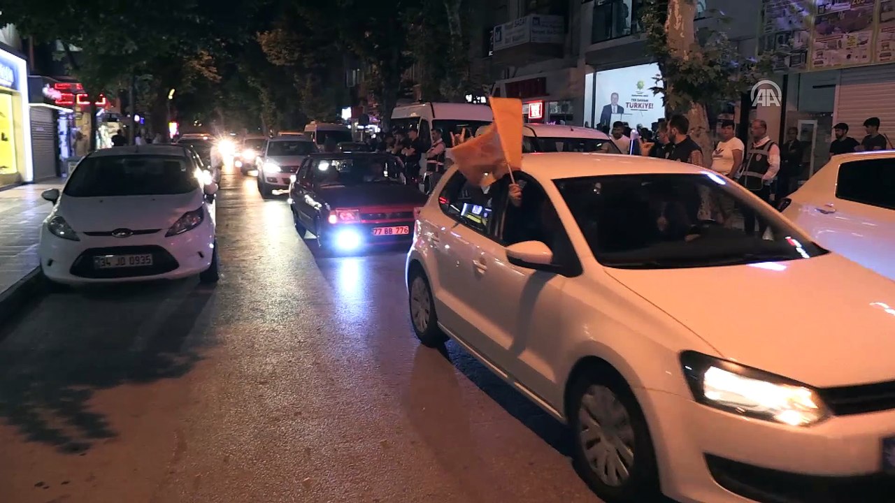 Seçim kutlamaları - YALOVA