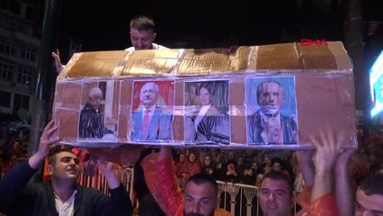 Rize'de Ak Partililerden Kutlama