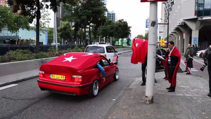 Seçim sonuçları kutlanıyor - AMSTERDAM