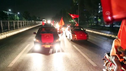 Seçim sonuçları kutlanıyor - İSLAMABAD