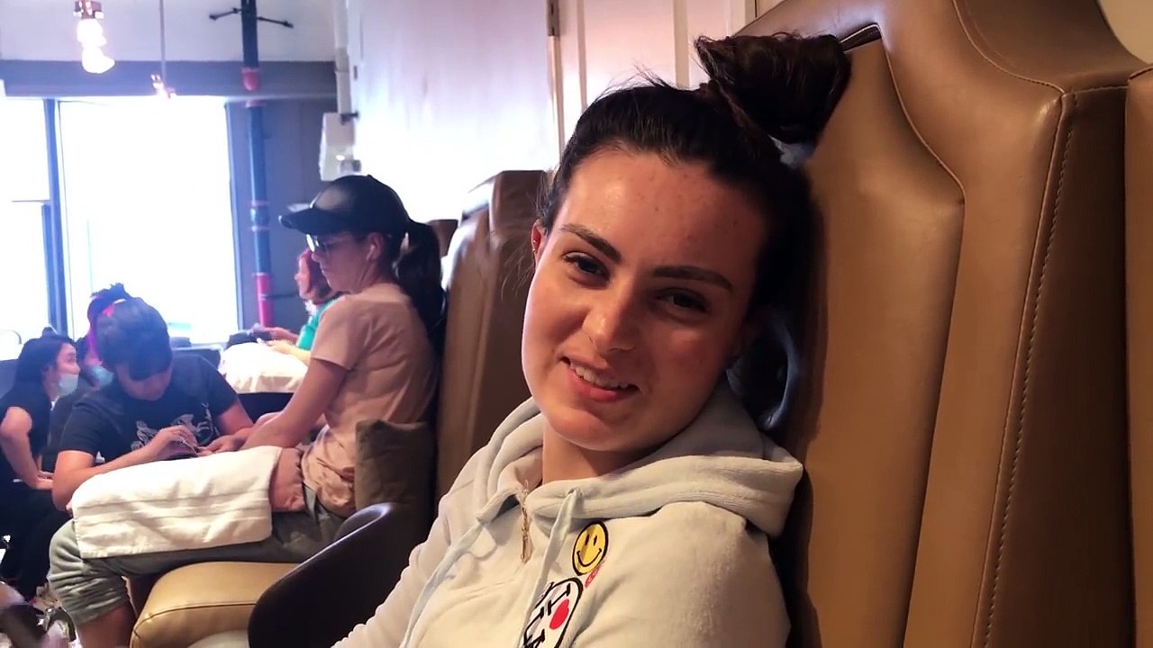 BLIND GIRL CUTS OFF HER OWN HAIR! (10+ inches)