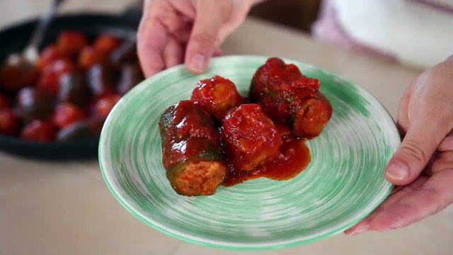 Zucchine ripiene e Polpette di Zucchine due ricette in una! Un secondo rustico di carne e Verdure. SCOPRI DI PIÙ▶︎