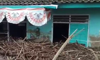 Proses Pembersihan Lumpur di Banyuwangi Masih Berlangsung