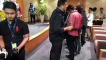 Langsung sidang media di KLIA, Sepang bersama Menteri Pendidikan Malaysia, Dr Maszlee Malik dengan tiga pemain Akademi Bola Sepak Negara Mokhtar Dahari (AMD) ya