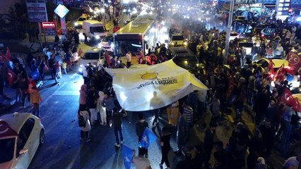 Başakşehir’de sabaha kadar süren seçim kutlamaları havadan böyle görüntülendi