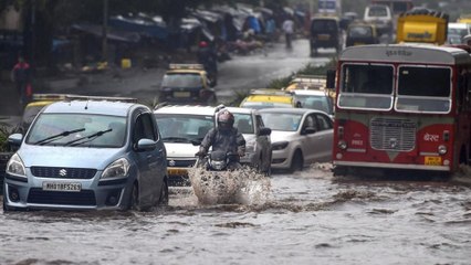 ಮುಂಬೈಯಲ್ಲಿ ಮುಂದುವರಿದ ಮಹಾಮಳೆಗೆ ನಾಲ್ವರು ಬಲಿ | Oneindia Kannada