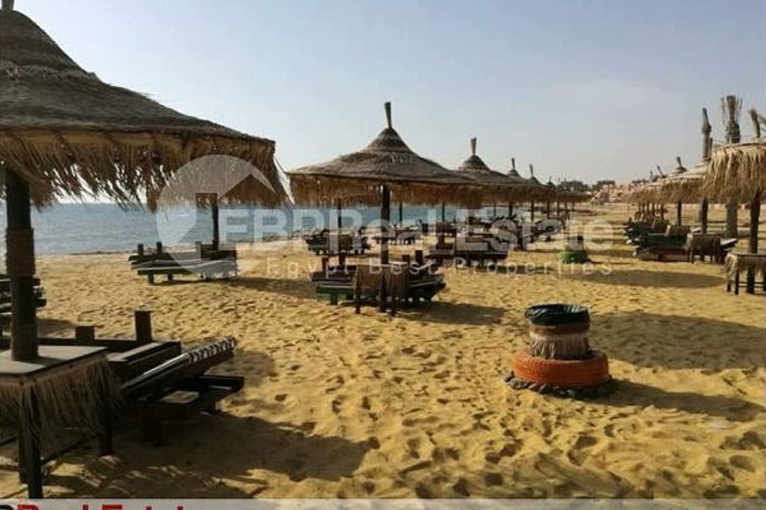 شالية مفروش للبيع في امبايير ريزورت العين السخنة