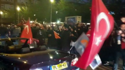 - Hollanda’da Seçim Kutlamaları