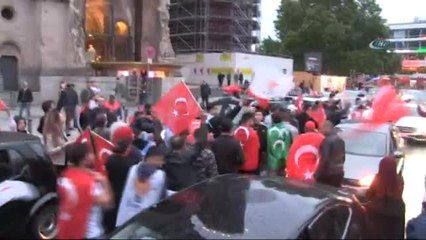 Erdoğan'ın Zaferi Yurt Dışında da Coşkuyla Kutlandı