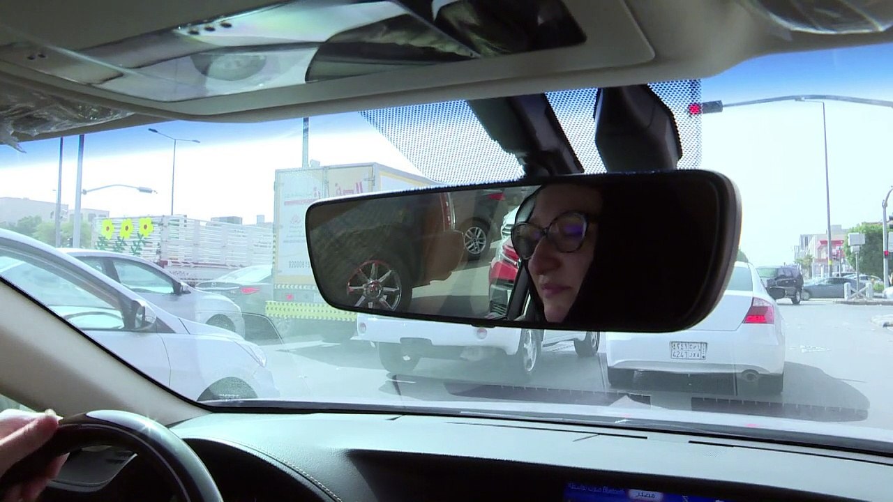 Saudi-Arabien: Frauen chauffieren Fahrgäste durch Riad