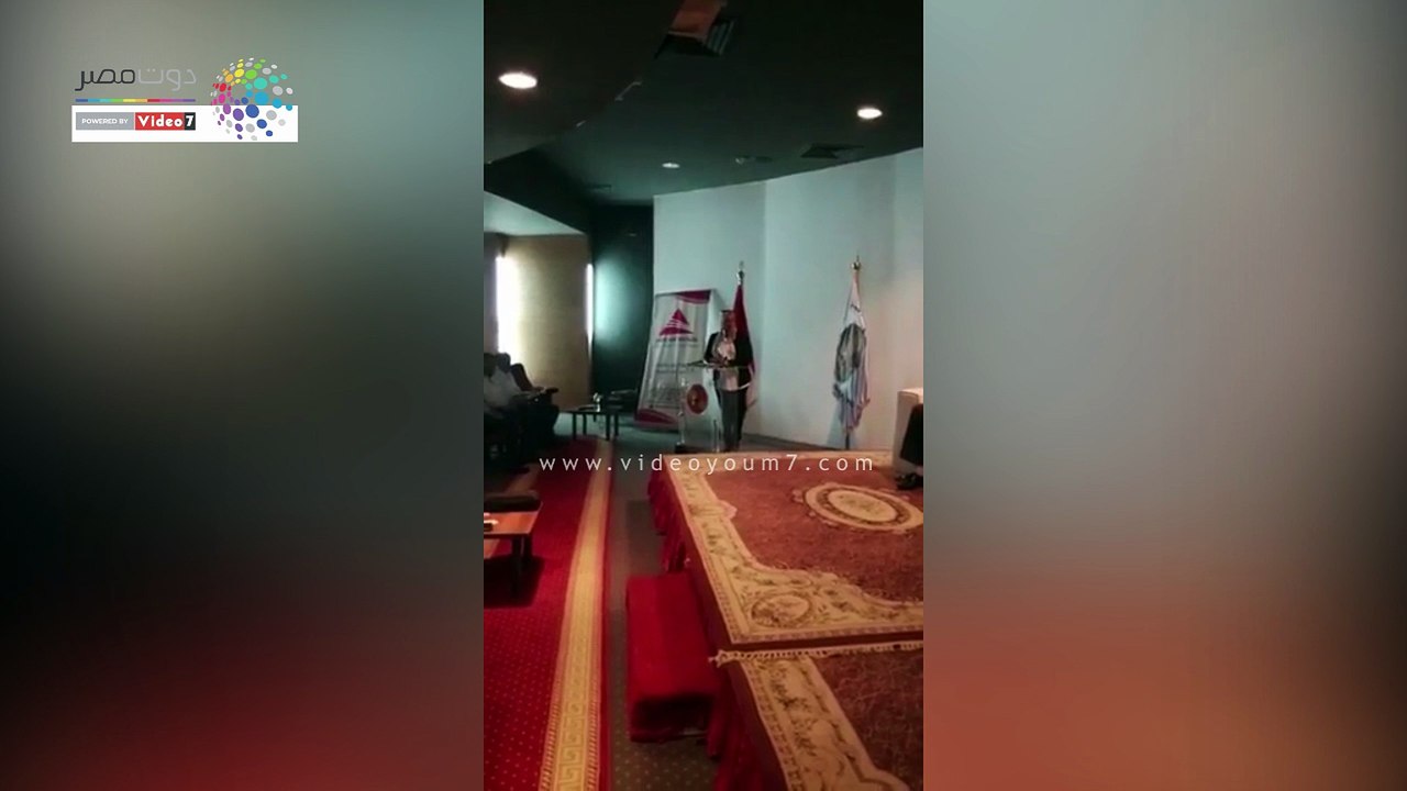 فيديو.. محافظ الأقصر يسلم 52 عقد أراض لمستثمرين بالمنطقة الصناعية بالبغدادي