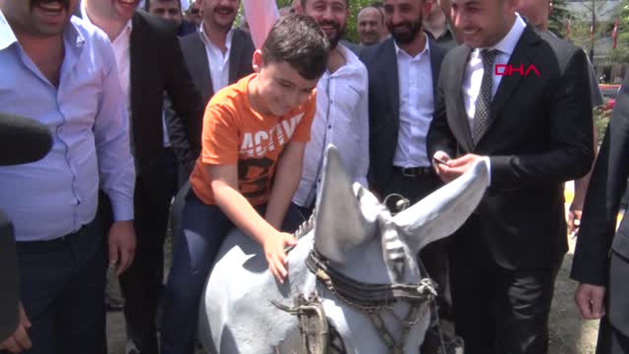 Ülkücülerden, Yaşar Okuyan'a 'Eşekli' Gönderme