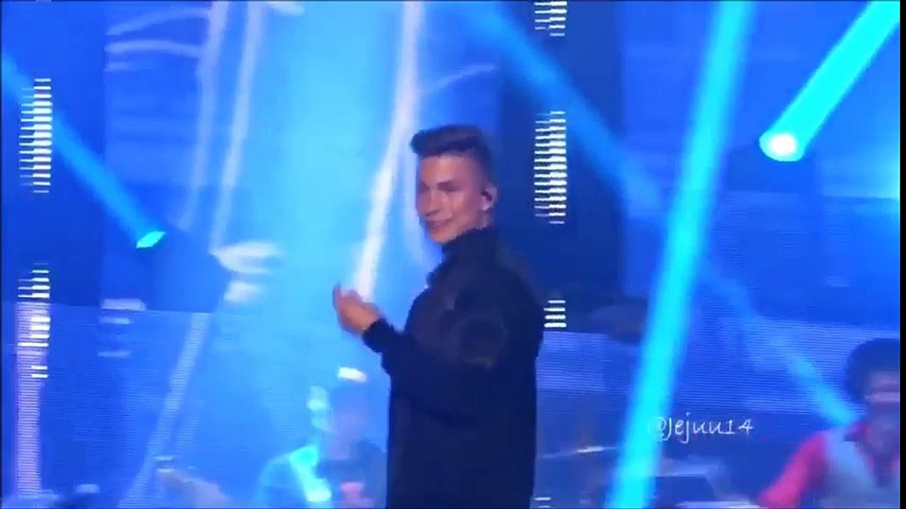 La foto de instagram con mas likes de Raoul, es una con Agoney que ademas le responde 24-6-18